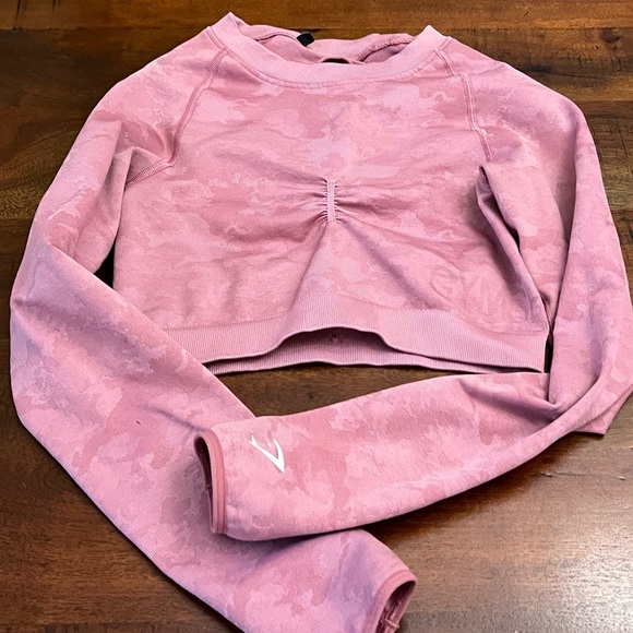 Gymshark Adapt Camo Seamless Crop top - Picture 3 of 5